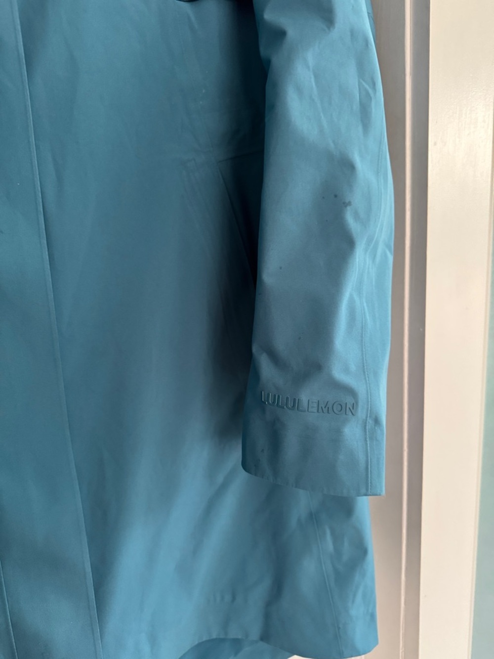 Lululemon Rain Rebel Jacket Waterproof size 10 Capture Blue - Picture 7 of 15